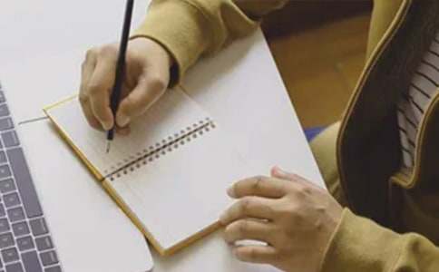 ����ķ䳲�x��У�ͨ��20ƪ��