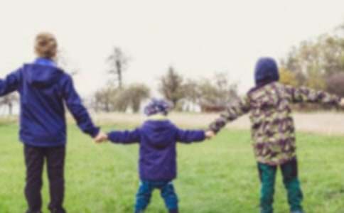 ���L���Ӹ������