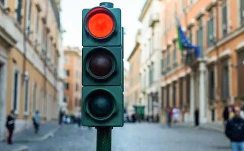 我是紅綠燈作文