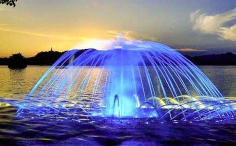 ���˵ć�Ȫ����400��