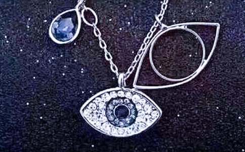 項鏈的讀后感600字作文