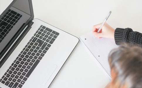 һ���y���Ľ�(j��ng)�v���ģ����x40ƪ��